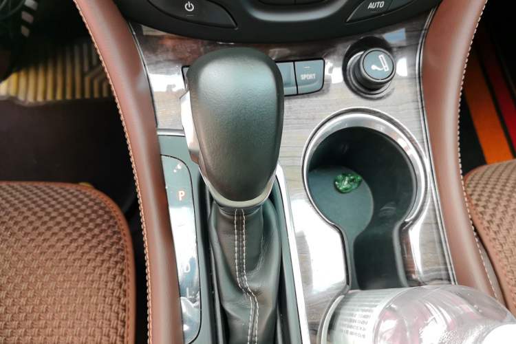 Used Buick Envision 2017 28T Four-Wheel Drive Elite Model Gear Lever