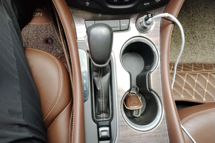 Used Buick Envision 2017 28T Four-Wheel Drive Elite Model Gear Lever