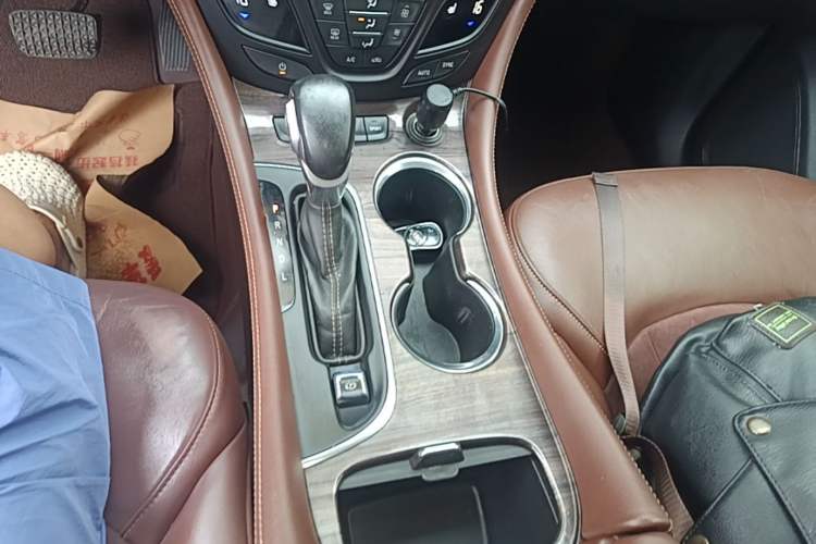 Used Buick Envision 2017 28T Four-Wheel Drive Elite Model Gear Lever