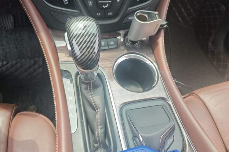 Used Buick Envision 2017 28T All-Wheel-Drive Versatile Sport Flagship Edition Gear Lever