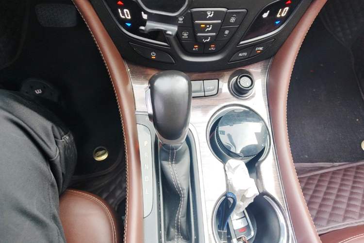 Used Buick Envision 2017 28T Four-Wheel Drive Elite Model Gear Lever