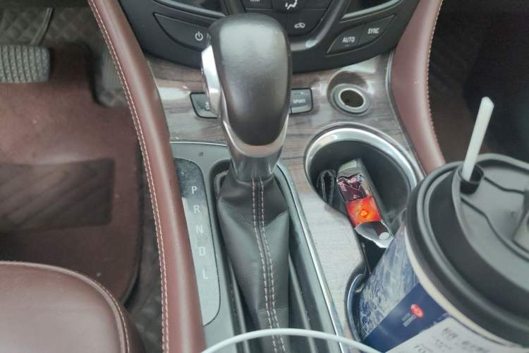 Used Buick Envision 2017 28T Four-Wheel Drive Elite Model Gear Lever