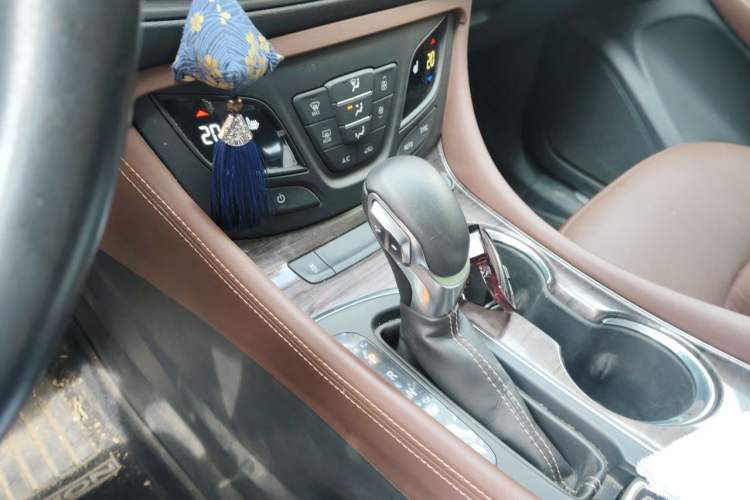 Used Buick Envision 2017 28T Four-Wheel Drive Elite Model Gear Lever