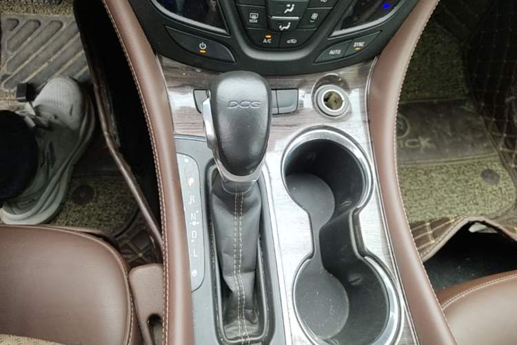 Used Buick Envision 2017 20T Two-Wheel Drive Elite Version Gear Lever
