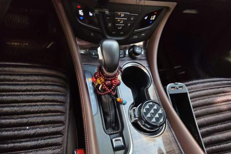 Used Buick Envision 2017 28T Four-Wheel Drive Elite Model Gear Lever