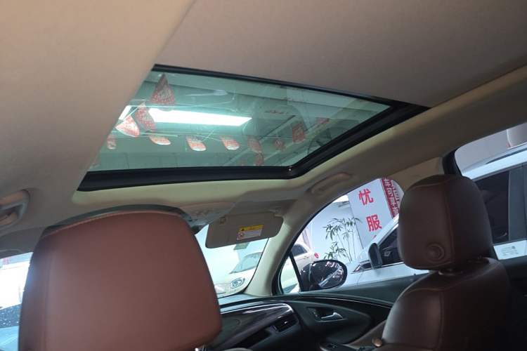 Used Buick Envision 2017 28T Four-Wheel Drive Elite Model Headliner
