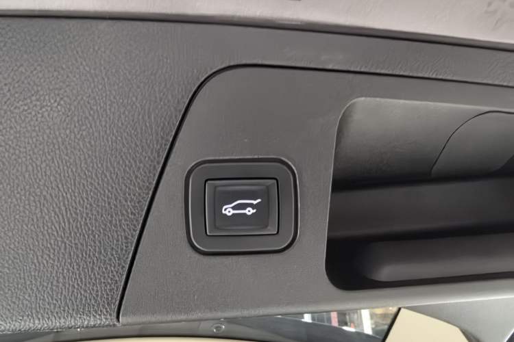 Used Buick Envision 2017 20T Two-Wheel Drive Luxury Model Interior 1