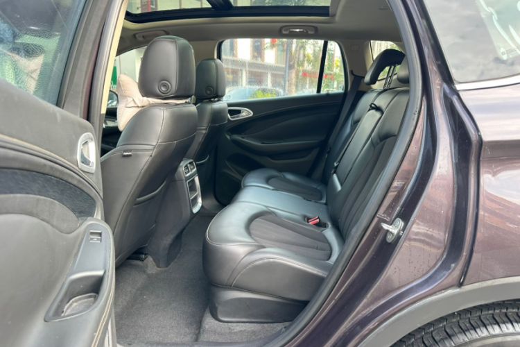 Used Buick Envision 2017 20T Two-Wheel Drive Leading Version Interior 2