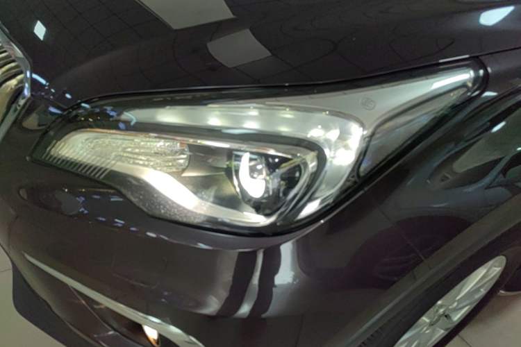 Used Buick Envision 2017 20T Two-Wheel Drive Luxury Model Left Front Headlight