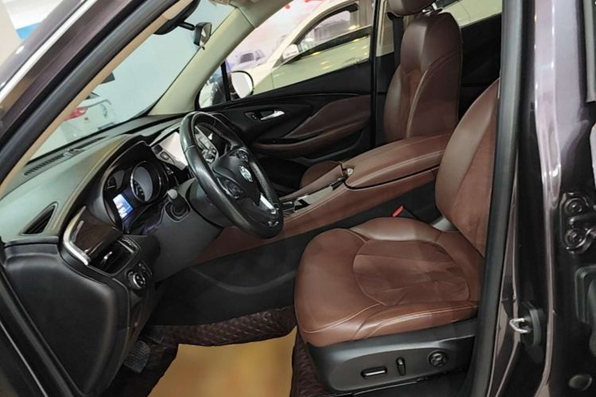 Used Buick Envision 2017 28T Four-Wheel Drive Elite Model Left Front Seat