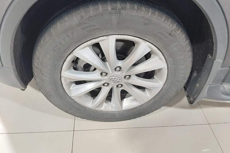 Used Buick Envision 2017 28T Four-Wheel Drive Elite Model Left Front Wheel Hub