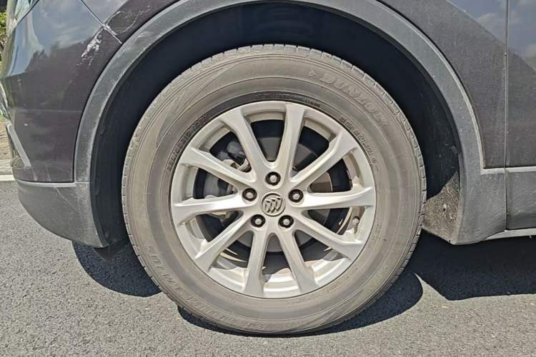 Used Buick Envision 2017 20T Two-Wheel Drive Leading Version Left Front Wheel Hub