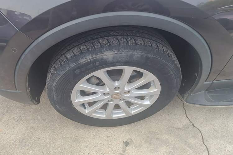 Used Buick Envision 2017 20T Two-Wheel Drive Luxury Model Left Front Wheel Hub