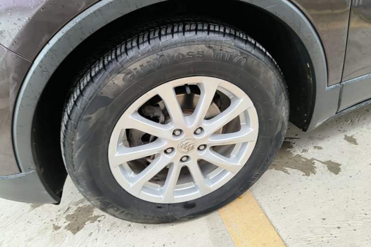 Used Buick Envision 2017 20T Two-Wheel Drive Leading Version Left Front Wheel Hub