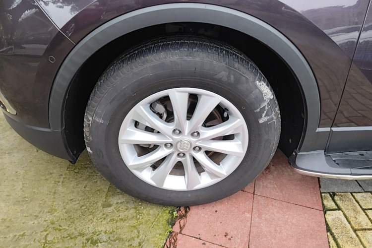 Used Buick Envision 2017 28T Four-Wheel Drive Luxury Model Left Front Wheel Hub
