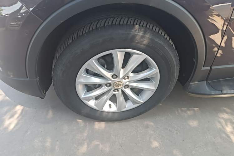 Used Buick Envision 2017 28T Four-Wheel Drive Luxury Model Left Front Wheel Hub