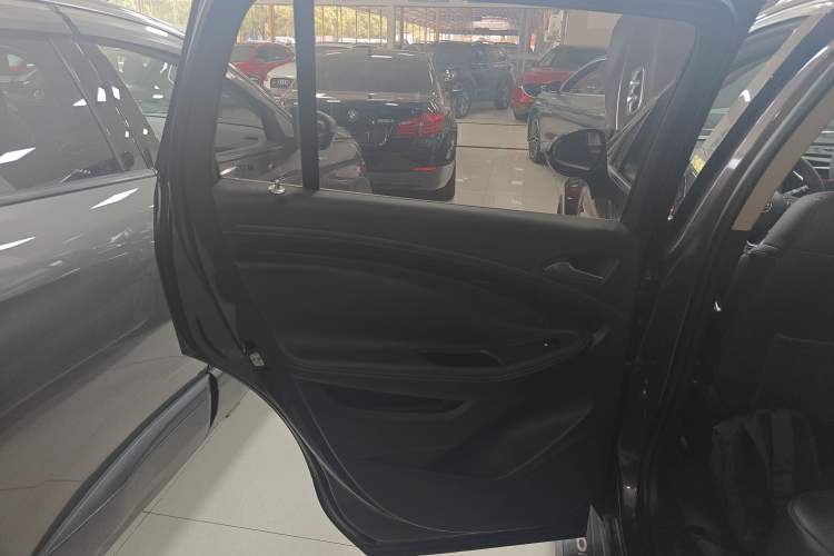 Used Buick Envision 2017 20T Two-Wheel Drive Leading Version Left Rear Door Interior
