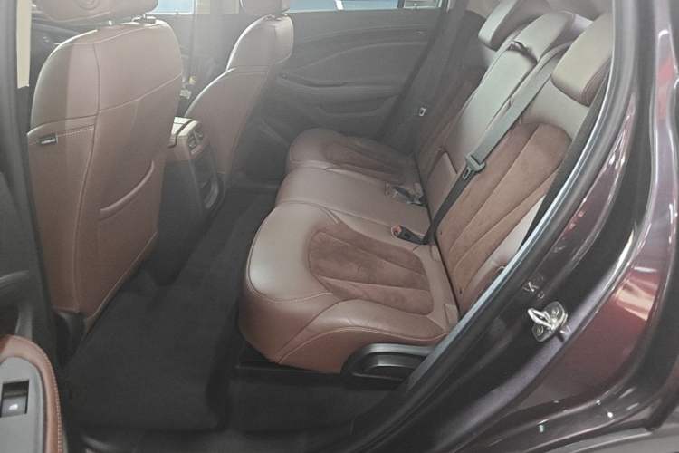 Used Buick Envision 2017 28T Four-Wheel Drive Elite Model Left Rear Seat