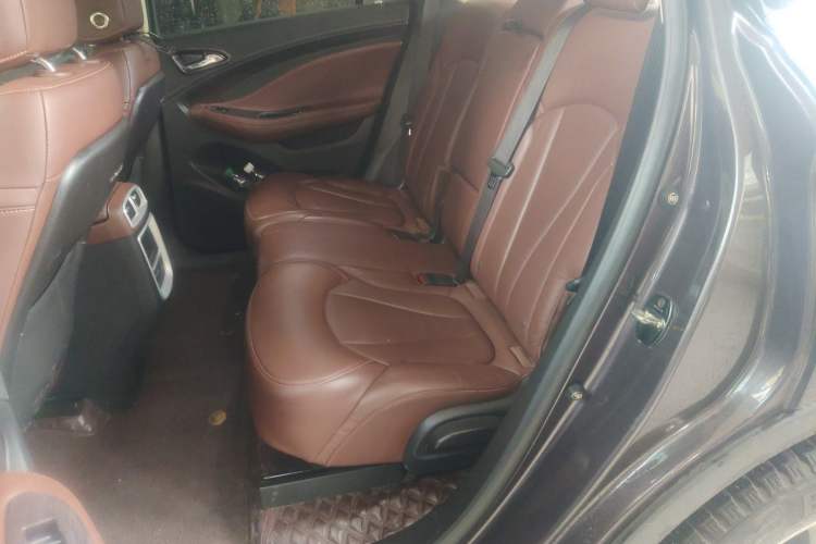 Used Buick Envision 2017 28T Four-Wheel Drive Luxury Model Left Rear Seat