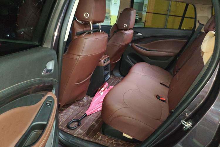Used Buick Envision 2017 20T Two-Wheel Drive Elite Version Left Rear Seat