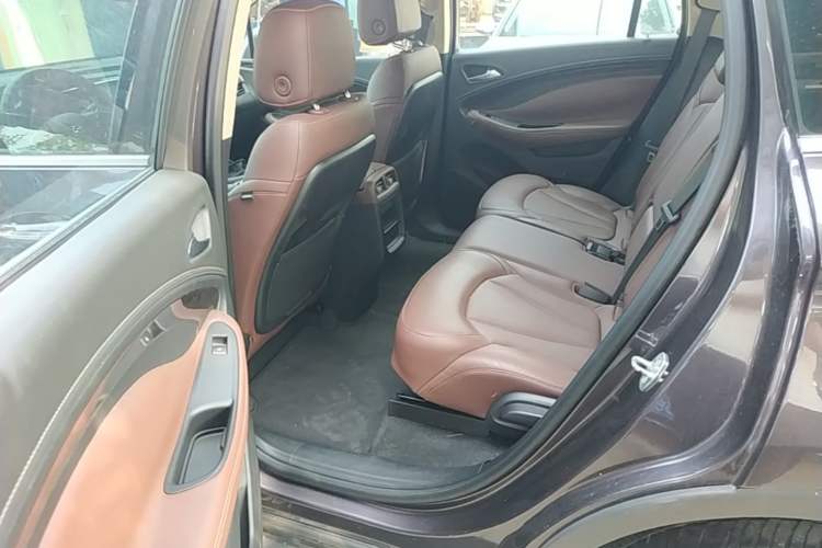 Used Buick Envision 2017 28T Four-Wheel Drive Luxury Model Left Rear Seat