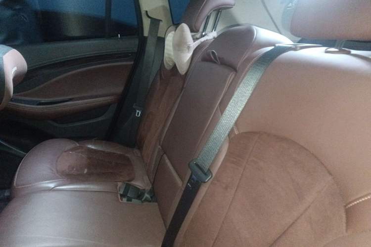 Used Buick Envision 2017 28T Four-Wheel Drive Elite Model Left Rear Seat