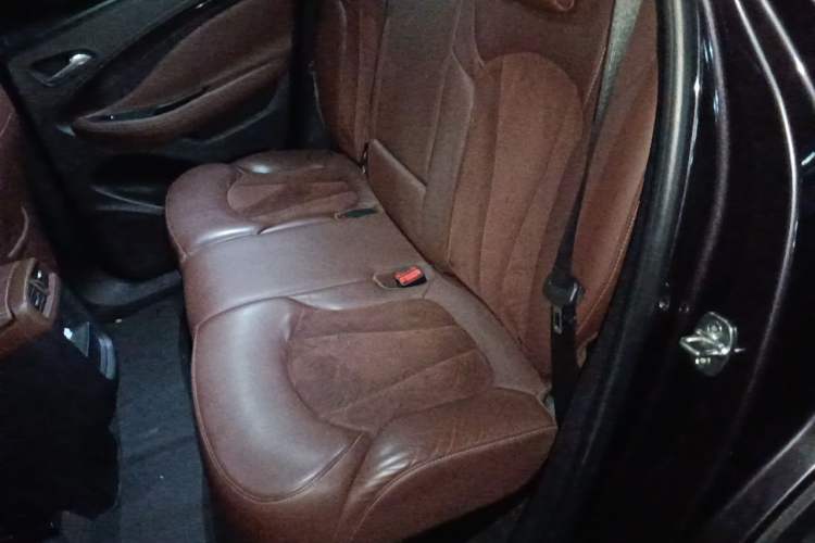 Used Buick Envision 2017 20T Two-Wheel Drive Elite Version Left Rear Seat
