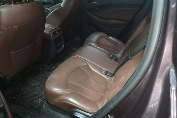 Used Buick Envision 2017 28T Four-Wheel Drive Elite Model Left Rear Seat