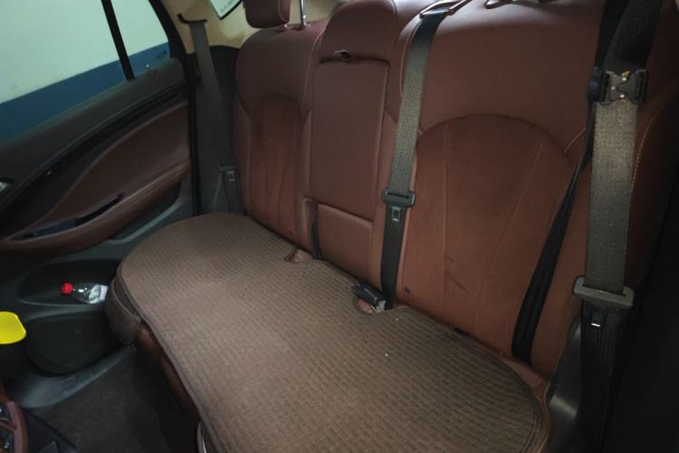Used Buick Envision 2017 20T Two-Wheel Drive Luxury Model Left Rear Seat
