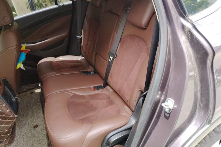 Used Buick Envision 2017 28T Four-Wheel Drive Elite Model Left Rear Seat