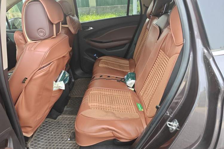 Used Buick Envision 2017 28T Four-Wheel Drive Elite Model Left Rear Seat