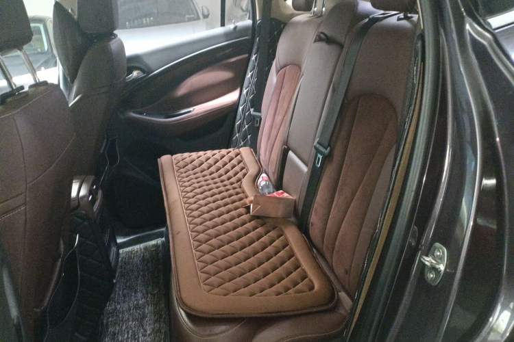 Used Buick Envision 2017 28T Four-Wheel Drive Elite Model Left Rear Seat