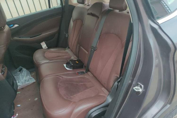 Used Buick Envision 2017 28T Four-Wheel Drive Elite Model Left Rear Seat