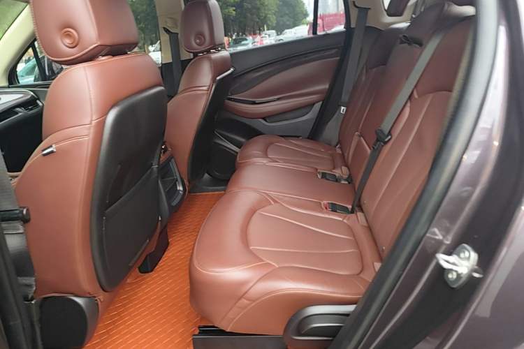 Used Buick Envision 2017 28T Four-Wheel Drive Luxury Model Left Rear Seat