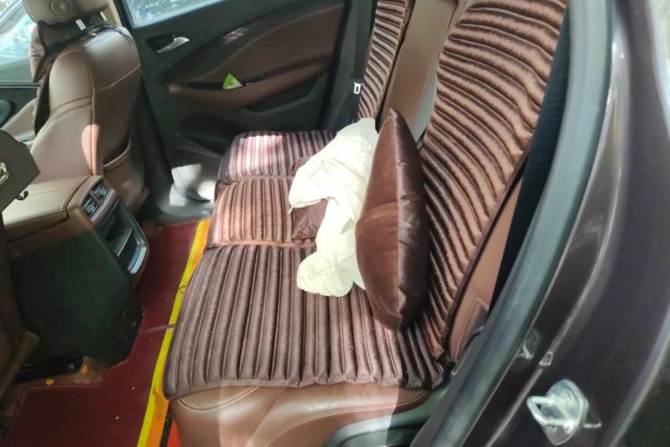 Used Buick Envision 2017 28T Four-Wheel Drive Elite Model Left Rear Seat