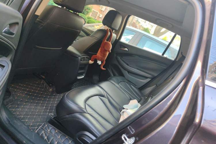 Used Buick Envision 2017 28T Four-Wheel Drive Elite Model Left Rear Seat