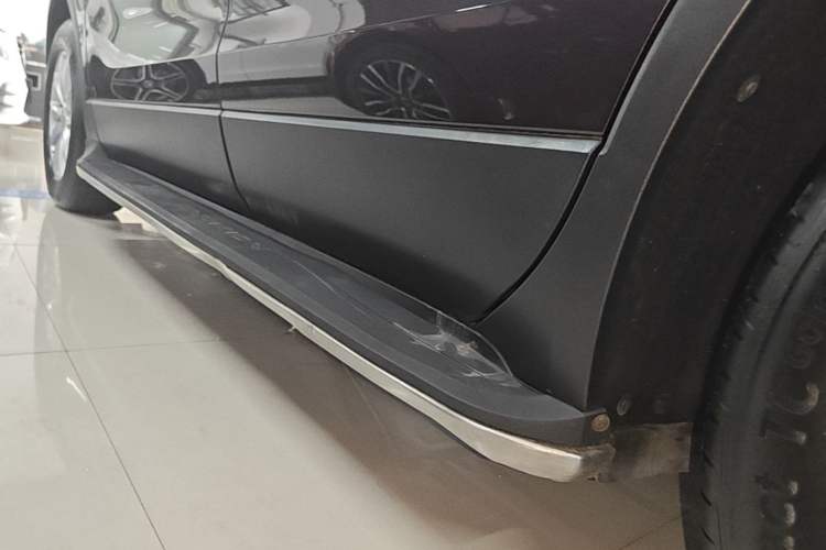 Used Buick Envision 2017 28T Four-Wheel Drive Elite Model Left Side Sill