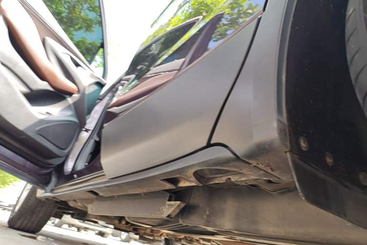 Used Buick Envision 2017 28T Four-Wheel Drive Elite Model Left Side Sill