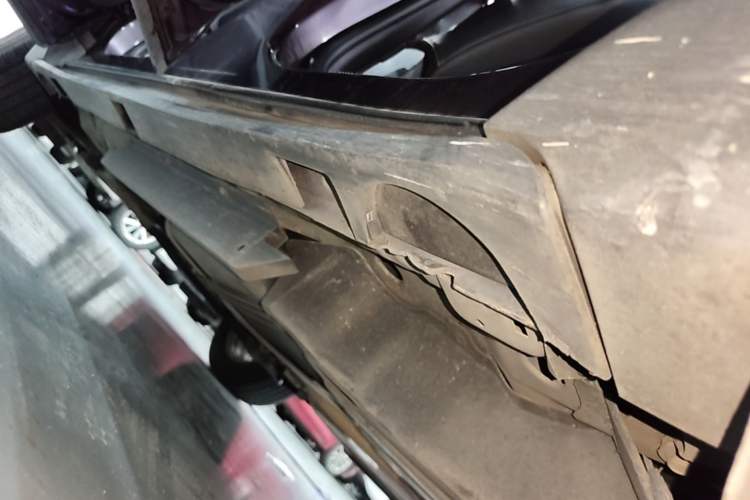 Used Buick Envision 2017 20T Two-Wheel Drive Elite Version Left Side Sill