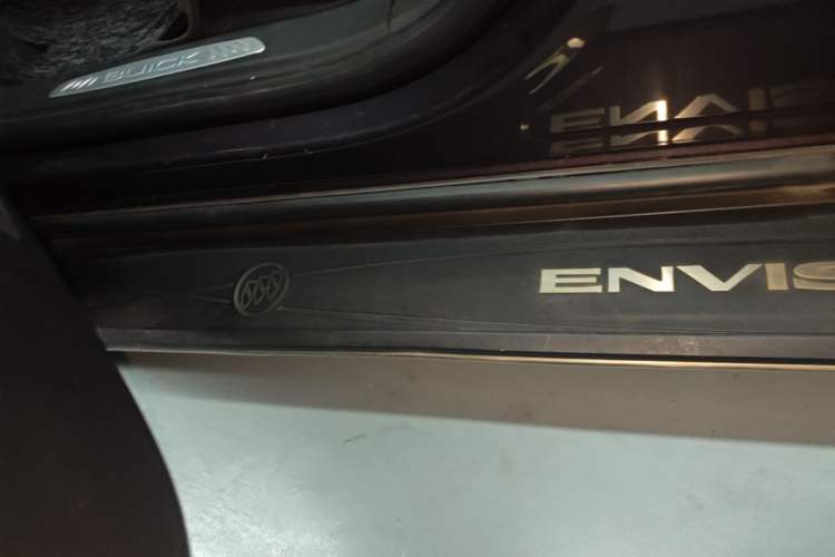 Used Buick Envision 2017 20T Two-Wheel Drive Elite Version Left Side Sill