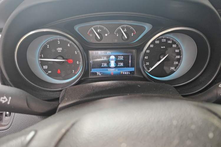 Used Buick Envision 2017 20T Two-Wheel Drive Elite Version Odometer Close Up