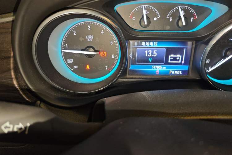 Used Buick Envision 2017 20T Two-Wheel Drive Elite Version Odometer Close Up
