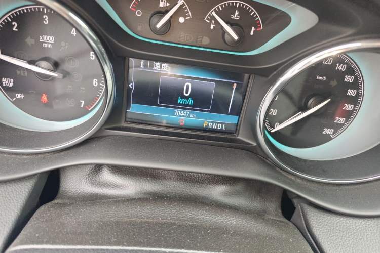 Used Buick Envision 2017 20T Two-Wheel Drive Leading Version Odometer Close Up