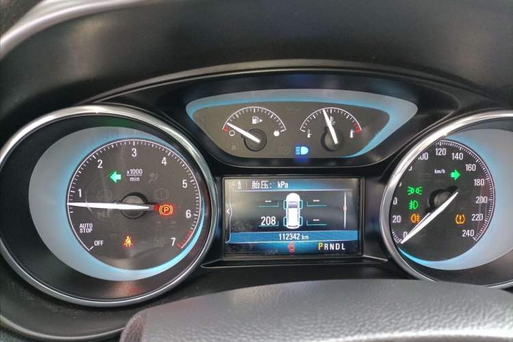 Used Buick Envision 2017 20T Two-Wheel Drive Leading Version Odometer Close Up