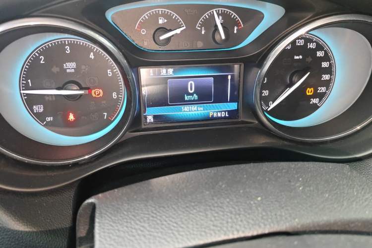Used Buick Envision 2017 20T Two-Wheel Drive Luxury Model Odometer Close Up