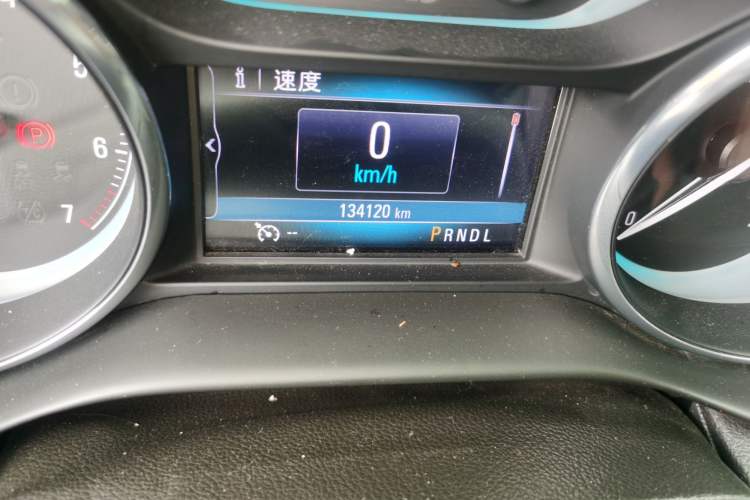 Used Buick Envision 2017 20T Two-Wheel Drive Elite Version Odometer Close Up
