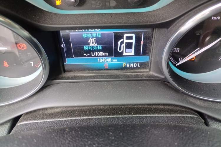 Used Buick Envision 2017 20T Two-Wheel Drive Elite Version Odometer Close Up