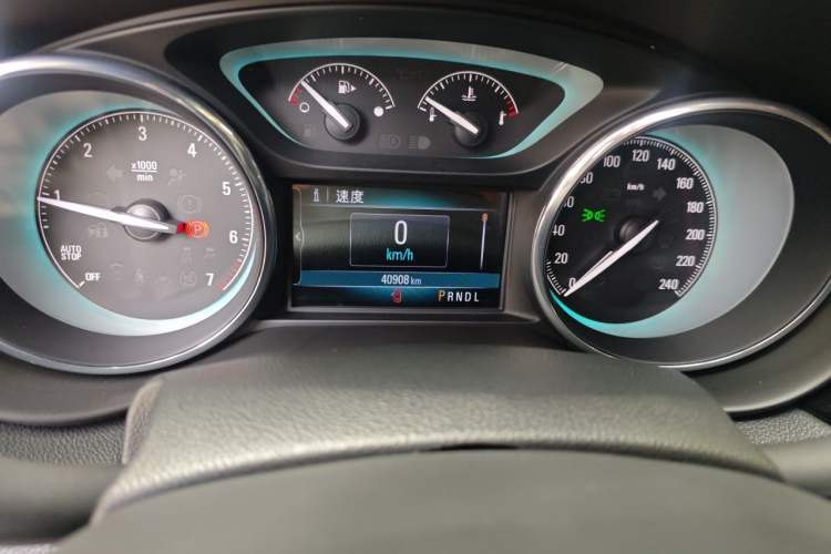 Used Buick Envision 2017 20T Two-Wheel Drive Leading Version Odometer Close Up