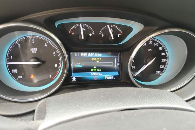 Used Buick Envision 2017 28T Four-Wheel Drive Elite Model Odometer Close Up