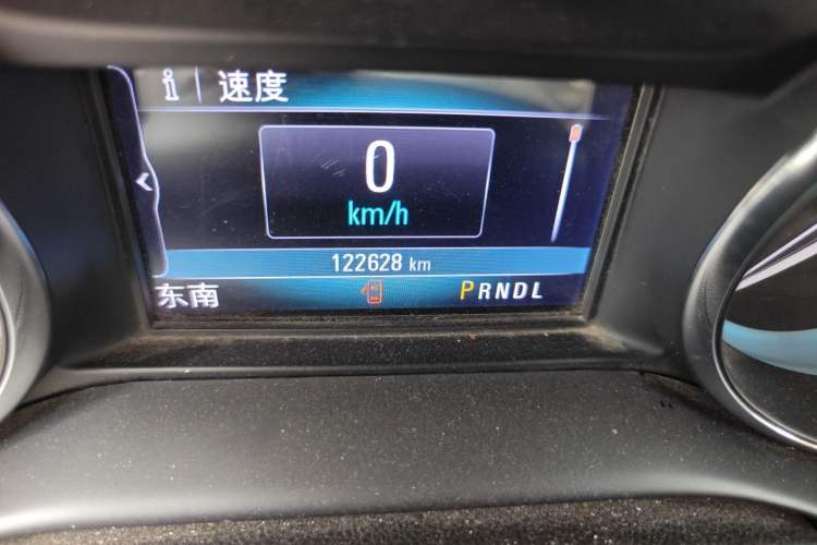 Used Buick Envision 2017 28T Four-Wheel Drive Elite Model Odometer Close Up